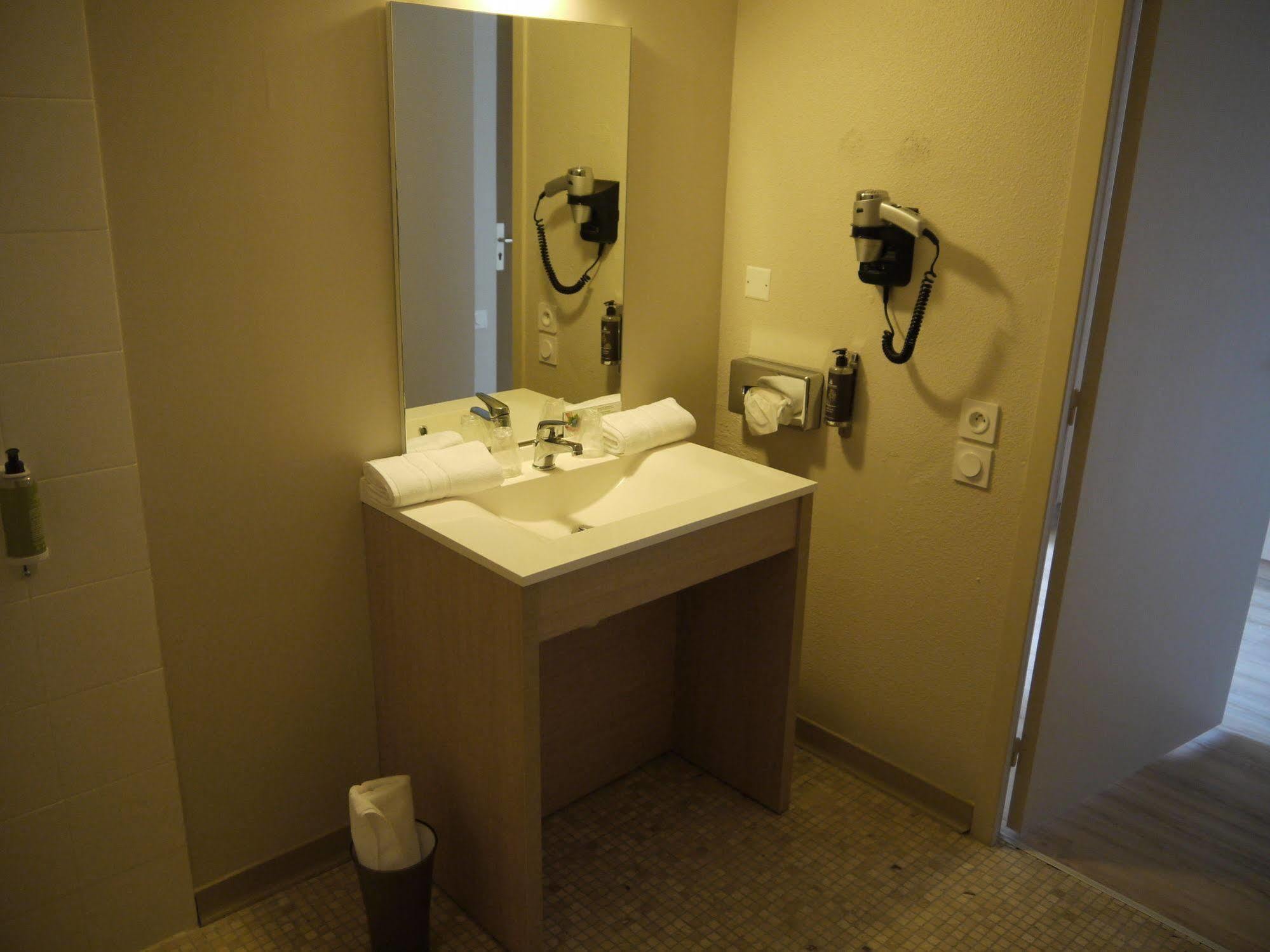 ลา กีเอตา Hotel ตูลูส ภายนอก รูปภาพ